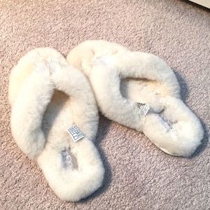UGG flip flop slipper. Brand new!